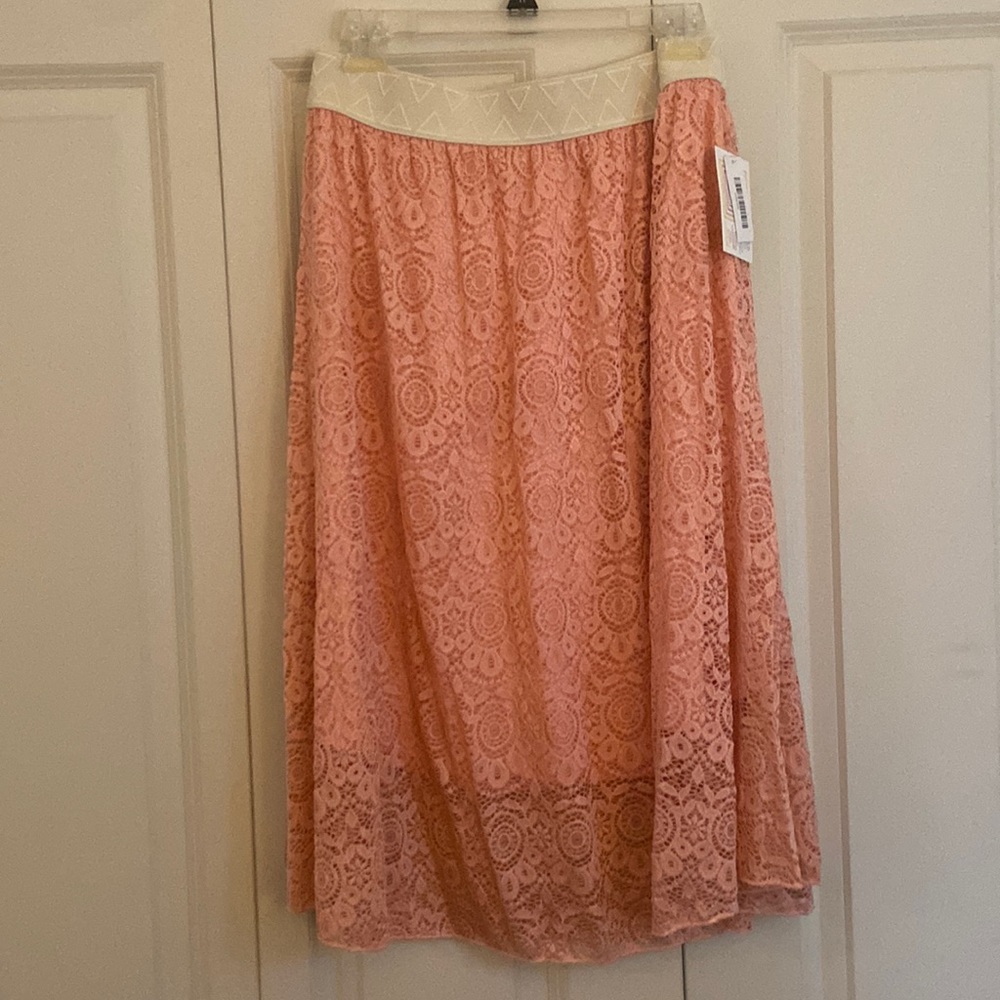 2xl lularoe Lola. Light pink. Cream band